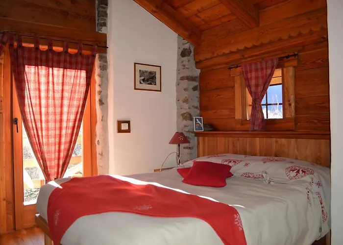 Maison De Noe Oda ve Kahvaltı Arnad